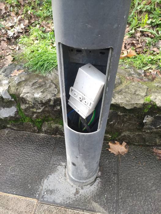 Kejie ta desditxie: "Farola, arriskutsu"