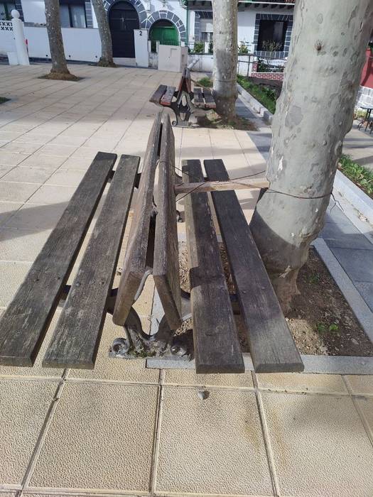San Martingo parkeko eserlekuak