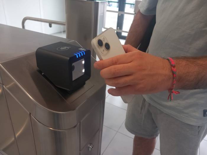 Zestoako kiroldegiko bazkide txartela eskuko telefonoan izateko aukera dute herritarrek