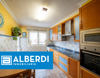 Alberdi Inmobiliaria: egoera onean dagoen etxebizitza Izarraitz kalean