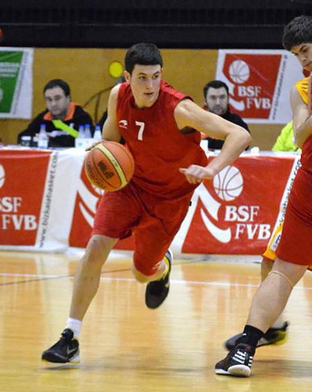 Xabier Oroz azkoitiarrak Gipuzkoa Basket taldearekin jokatuko du datorren denboraldia