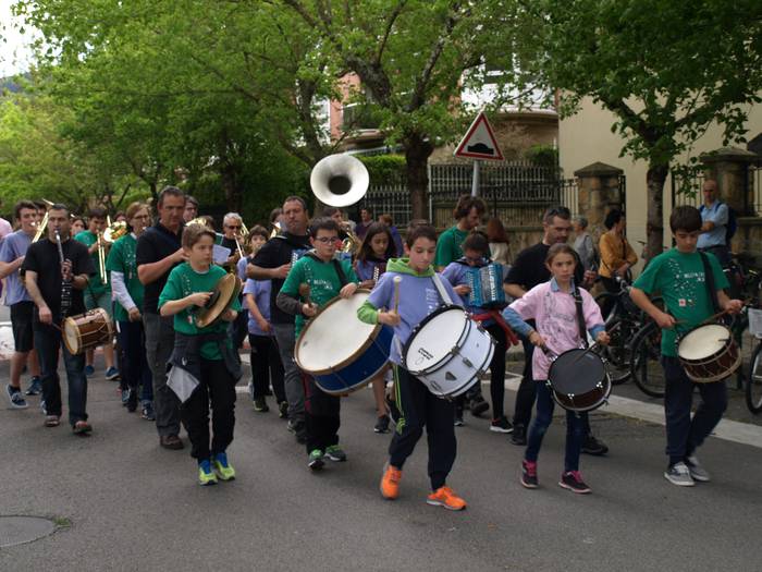 Musikalean kalejira egingo dute arratsaldean