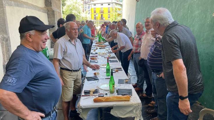 Astearte buruzurian ere festa nagusi Urrestillan