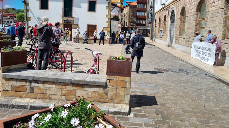 Pentsio publiko, osasungintza eta zaintza-lan duinak aldarri, beste aste batez