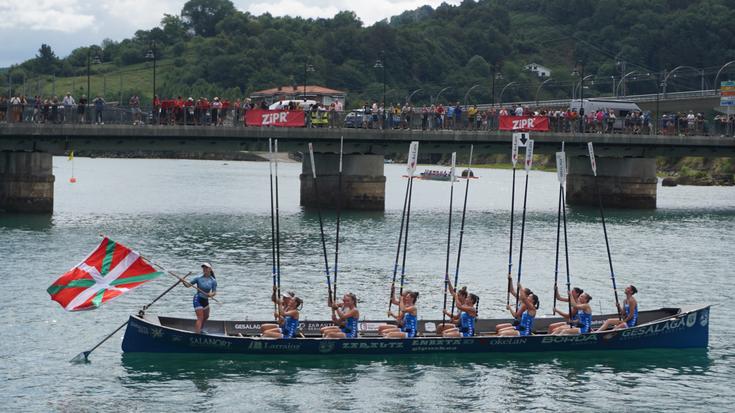 Hiru estropada jokatuko dituzte Zarauzko traineruek asteburuan