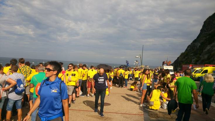 Kolore horia da nagusi Donostiako portu inguruan