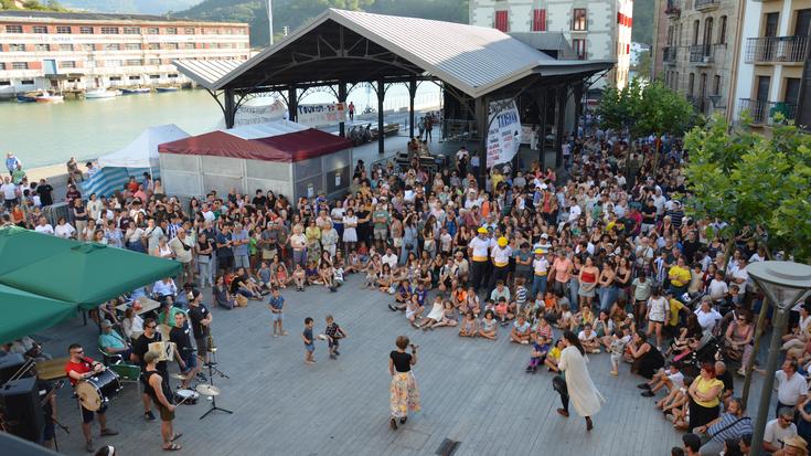 Txupina botata, festa betean da herria