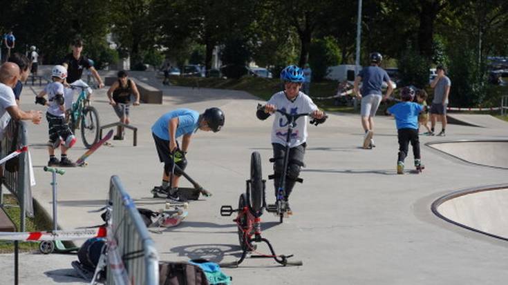Scooter jaialdia antolatu dute iganderako