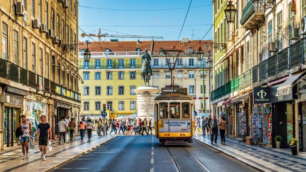 Lau lagunentzako tokia dago Zaharren Babeslekuak Portugalera antolatu duen bidaian