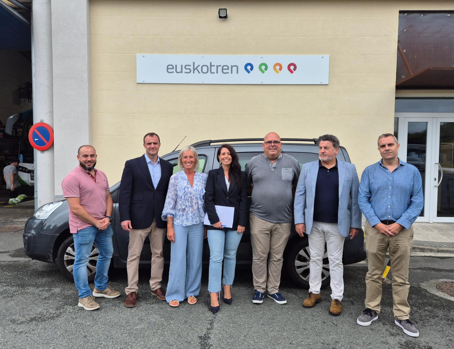 Euskotrenen autobus flotaren erdia berrituko dutela iragarri dute