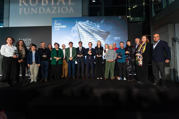 Kirolaren Ramon Rubial saria jaso du Aitor Frantzesena 'Gallo' surflariak