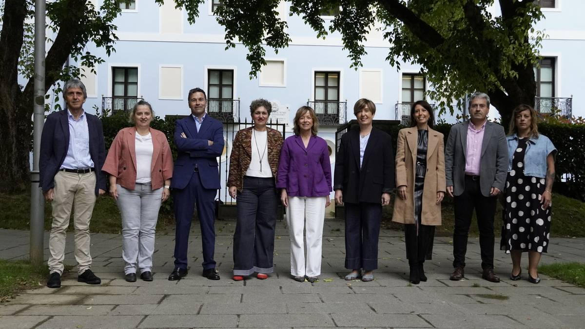 Aldundiko Diputatuen Kontseiluak Azkoitian egin du geldialdia