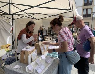 Artisau eta sortzaile azokan postua jarri nahi dutenek zabalik dute izena emateko epea