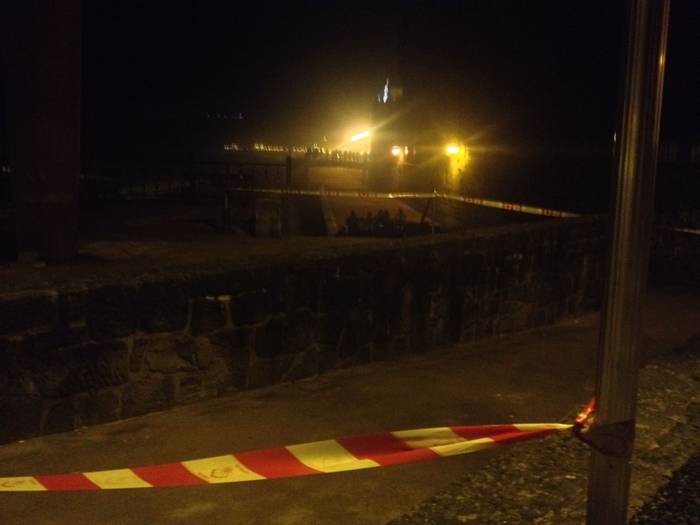 Emakume bat hil da Zarautzen, itsasora erori ondoren