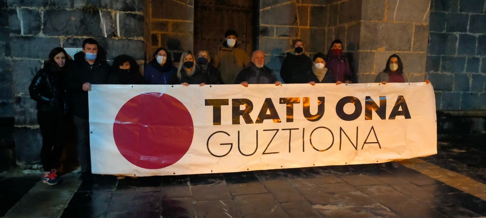 Elkarretaratze isila egin da Aian, indarkeria matxistaren aurka