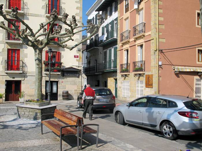 Plaza oinezkoentzat izango da apirilaren 5etik aurrera jaiegun eta asteburuetan