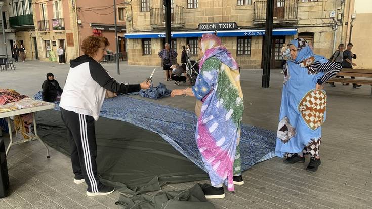 Eman dizkiote lehen puntadak haima saharar berriari