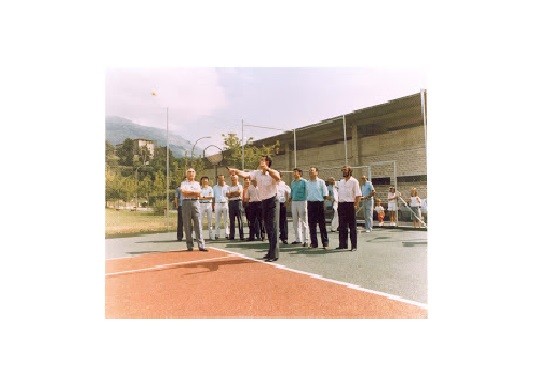 Gaur 27 urte inaguratu ziren Azkoitiko tenis pistak