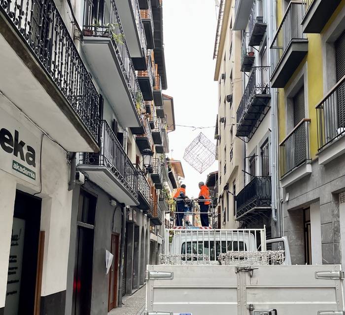 Abenduaren 5ean piztuko dituzte Gabonetako argiak