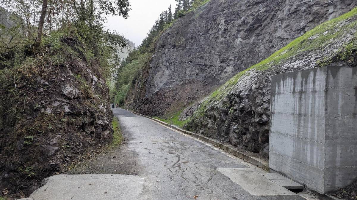 Urte eta erdiren ostean, zabalik da Azkoitia eta Urretxu arteko bidegorria Aizpurutxo parean
