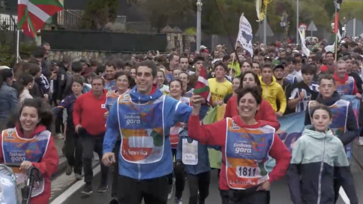 24. Korrikak Zarautzen egin duen bidea, bideoan ikusgai