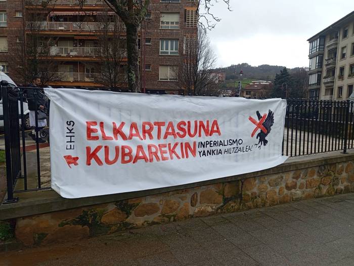 Militarismoaren eta inperialismoaren aurkako borroka oinarri duen erakusketa, etzi Merkatu Plazan