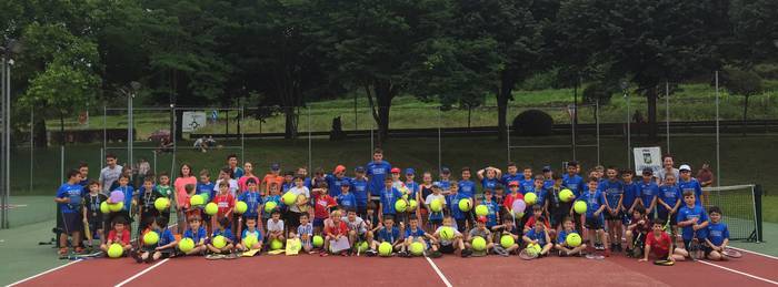 Gaztetxoek Grand Slam txapelketaren finalekin agurtu dute tenis eskolako denboraldia