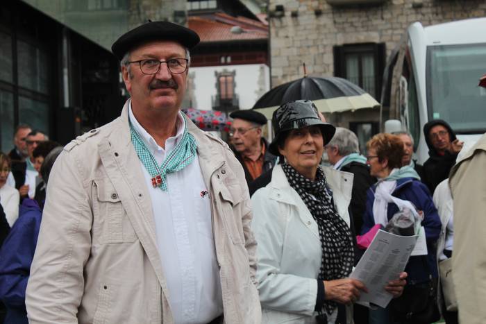 Irudietan: Azpeitia eta Hazparneren senidetze jaia