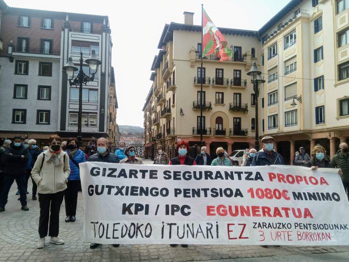 Finantza erakundeen jokabidea salatuko dute pentsiodunek astelehenean