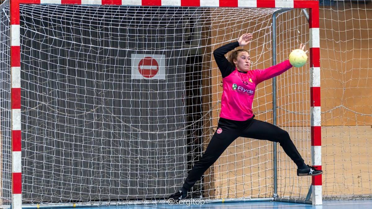 Britney Coone oriotarrak ere eskubaloiko juniorren Munduko Txapelketa jokatuko du