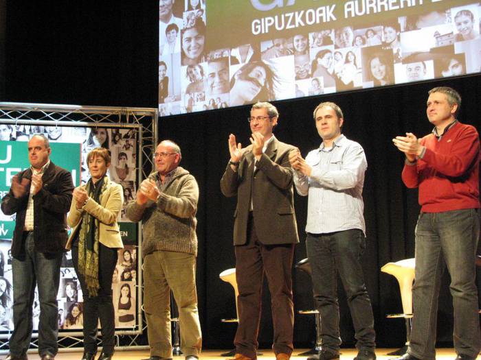 EAJk hauteskundeetarako Urolako zerrendaburuak aurkeztu ditu