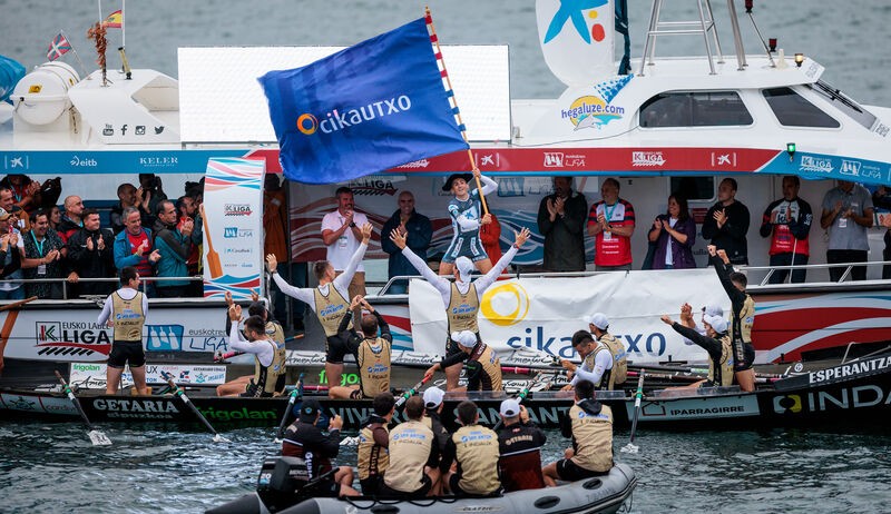 Getariak Ondarroako bandera irabazi du etxeko estropadaren bezperan
