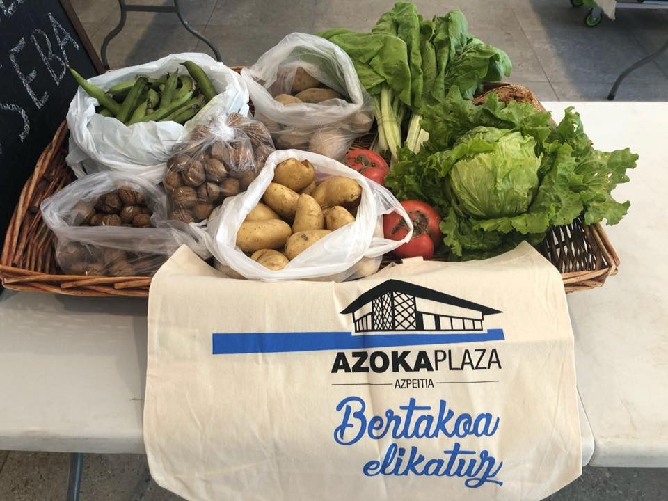 Kontxi Reciok irabazi ditu Azoka Plazako otarrea eta poltsa
