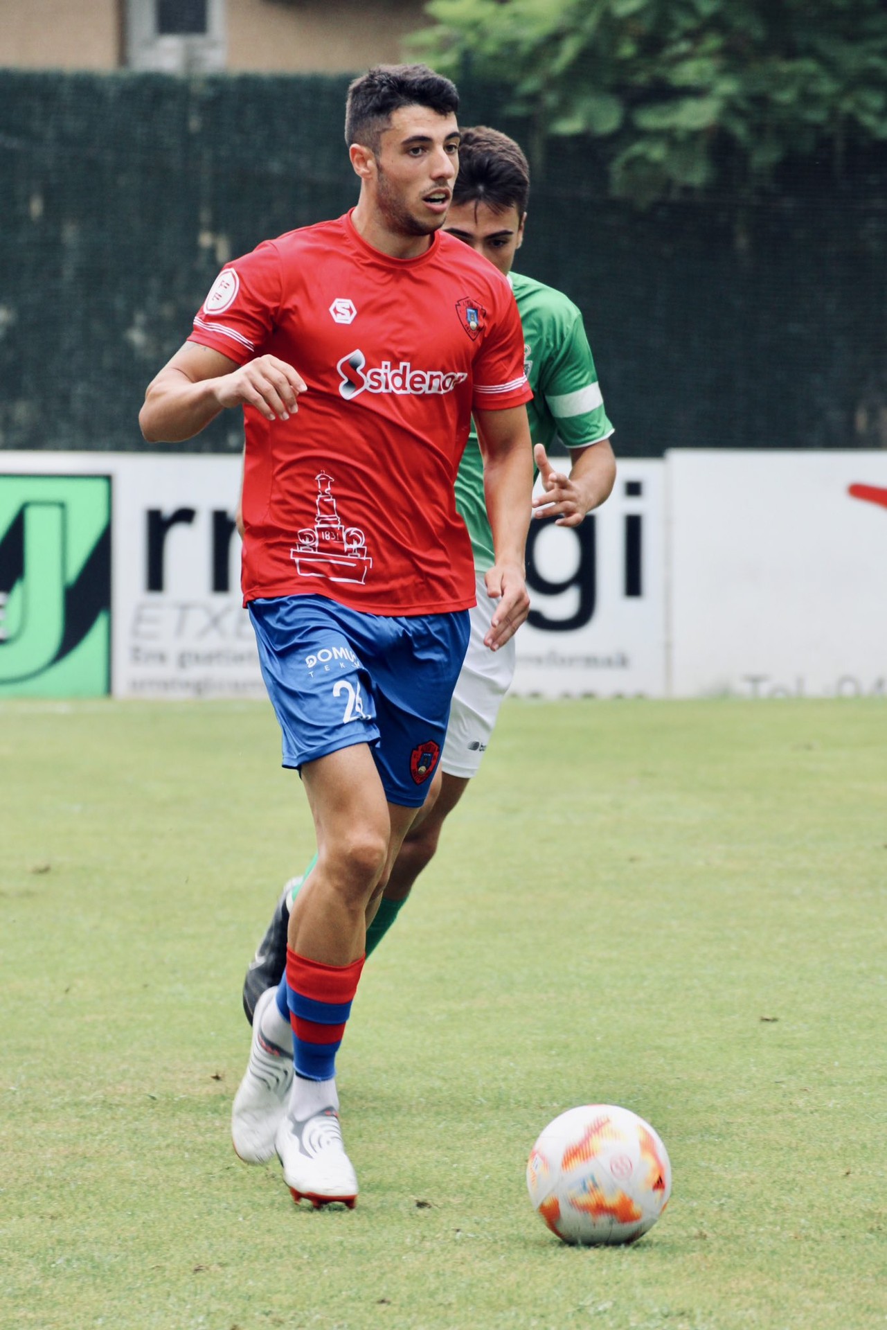Aimar Guembe, lehen taldera; Dani Marin, berrituta