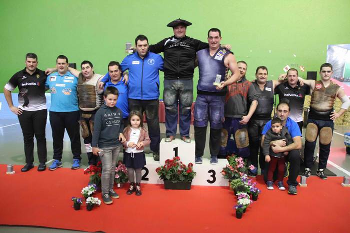 Jokin Eizmendi bigarren izan da 200 Kiloko Harri Errektangular Txapelketan