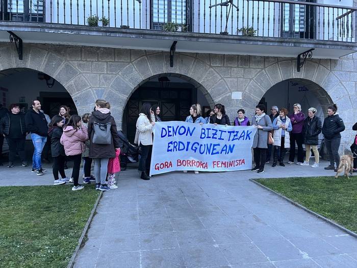 Hainbat jarduera prestatu dituzte Aizarnazabalen Martxoaren 8rako