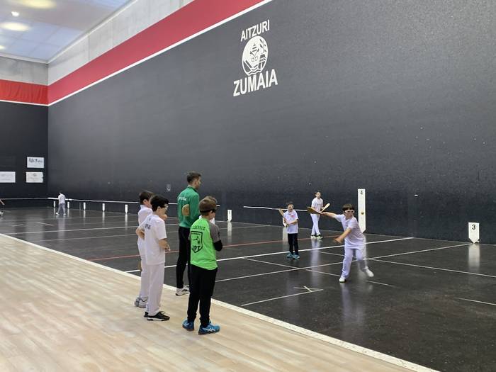 Txikitatik pilotako ezagutzak jasotzen