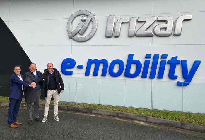 Irizar e-mobility enpresak hiru autobus elektrikoz hornituko du hiribus zerbitzua