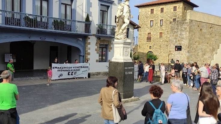 Geldialdia iragarri du Mariñak Getariako talde feministak