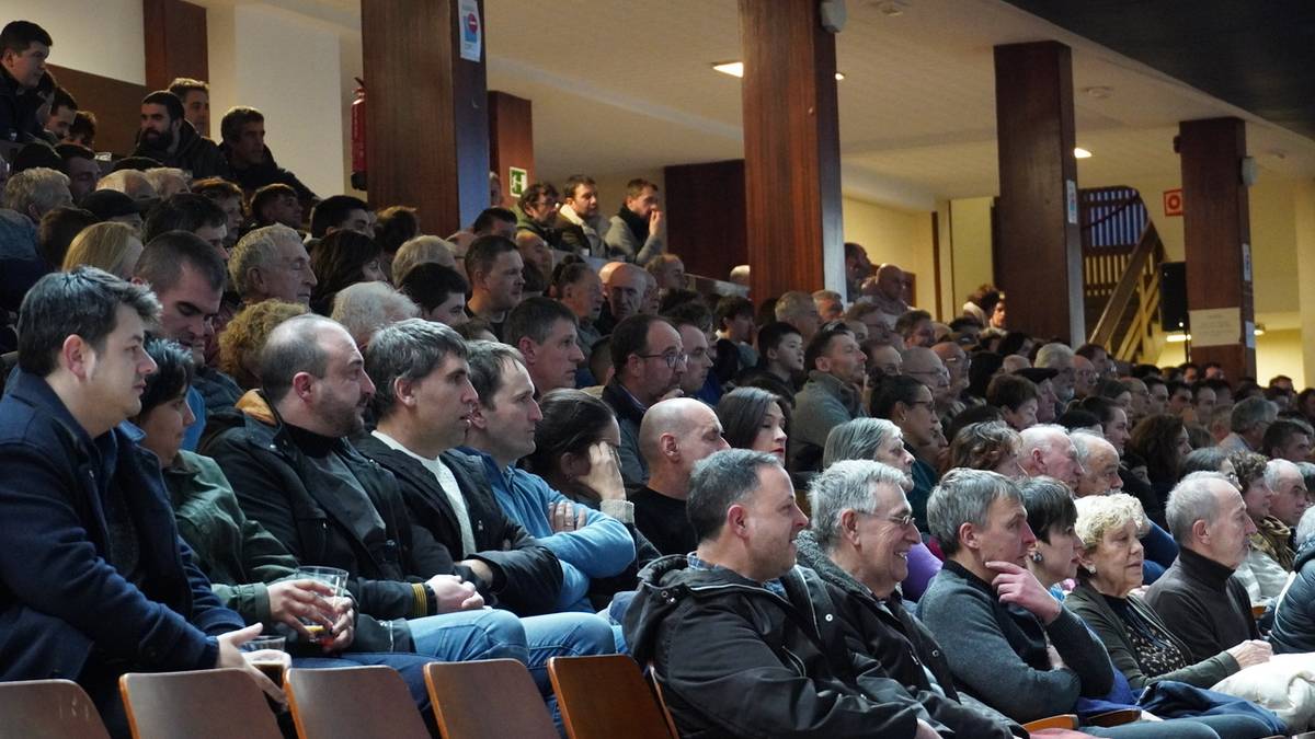 Magia eta zesta-punta izan dira entretenigarri sokamuturrik gabeko San Sebastian arratsaldean