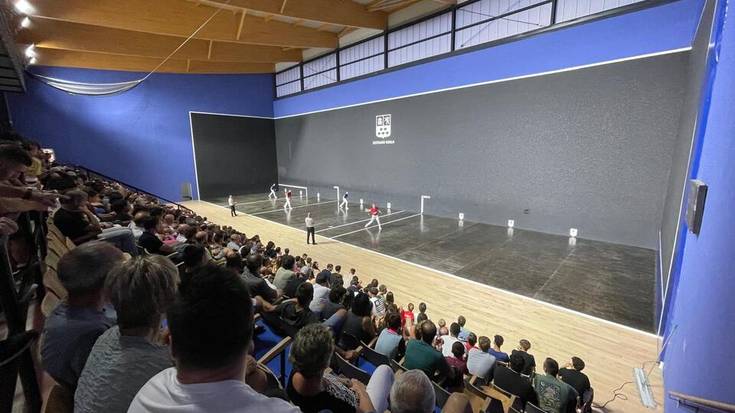 Artola eta Albizu nagusi Zestoan jokatutako pilota partidan