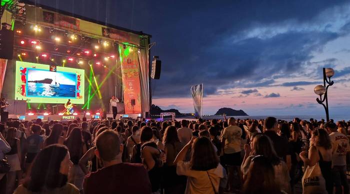 Jendetza batu dute Los 40 Summer Live jaialdiko kontzertuek