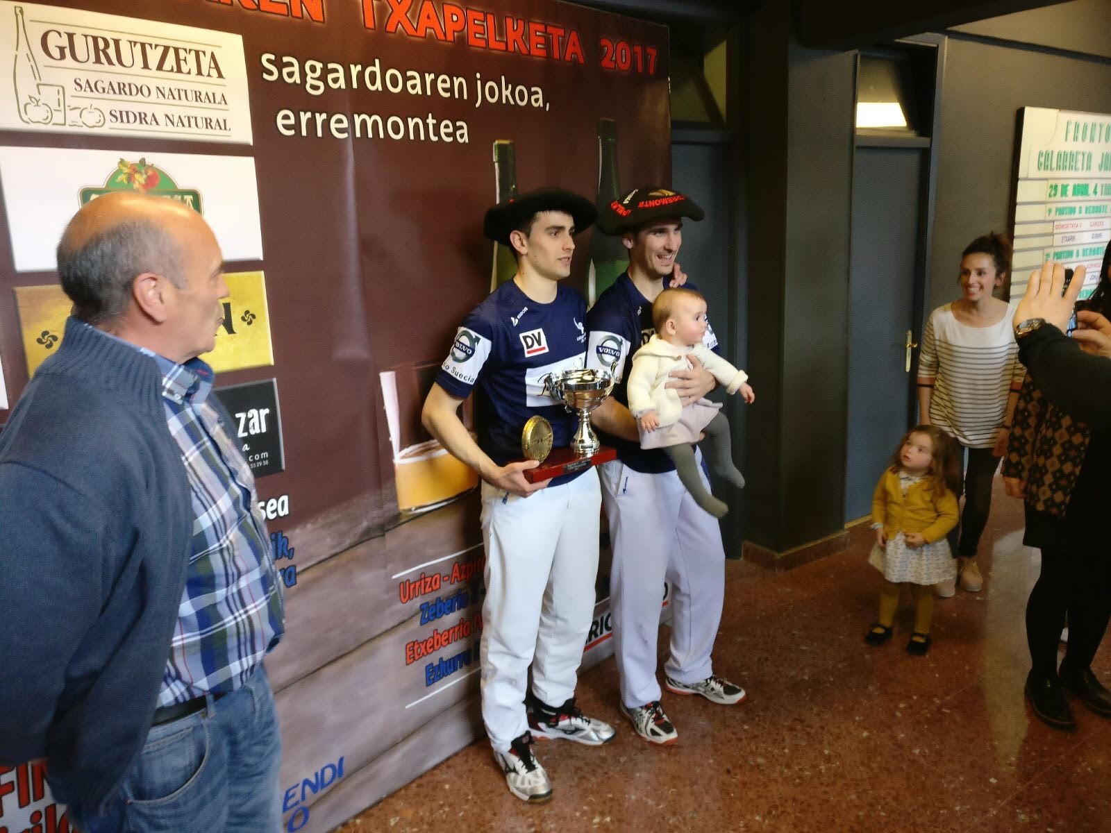 Ionek eta Otaegik irabazi dute VII. Sagardoaren Txapelketa