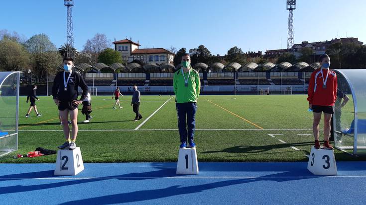 Bi urre, zilarra eta brontzea lortu dituzte Orioko korrikalariek Euskadiko atletismo txapelketan