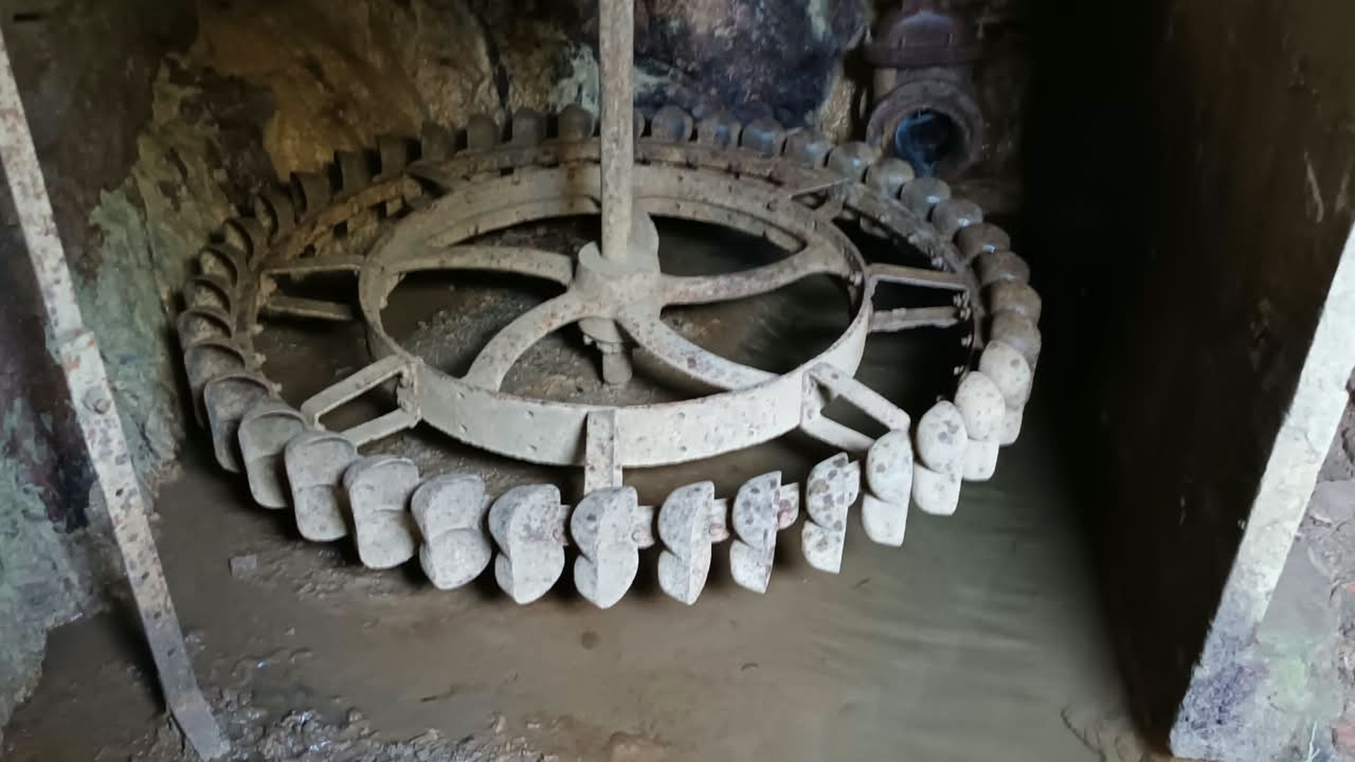 Uraren indarretik memoriaren ondarera