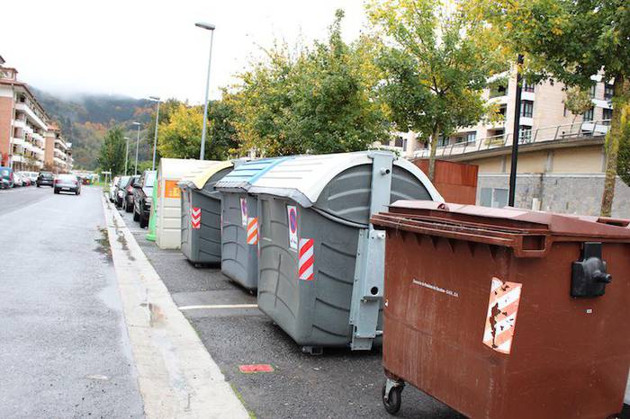 Azkoitiko PSE-EE "pozik" azaldu da zintzilikarioak kendu dituztelako