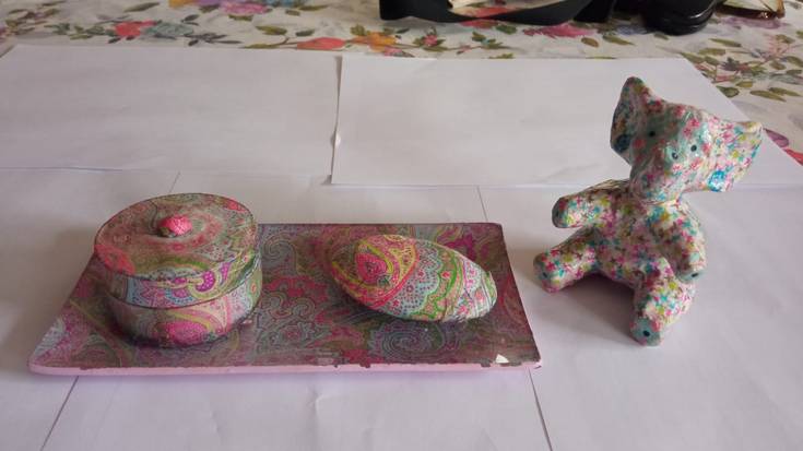 Izen ematea zabalik dago nagusiei zuzendutako eskulan eta joskintza tailerretarako