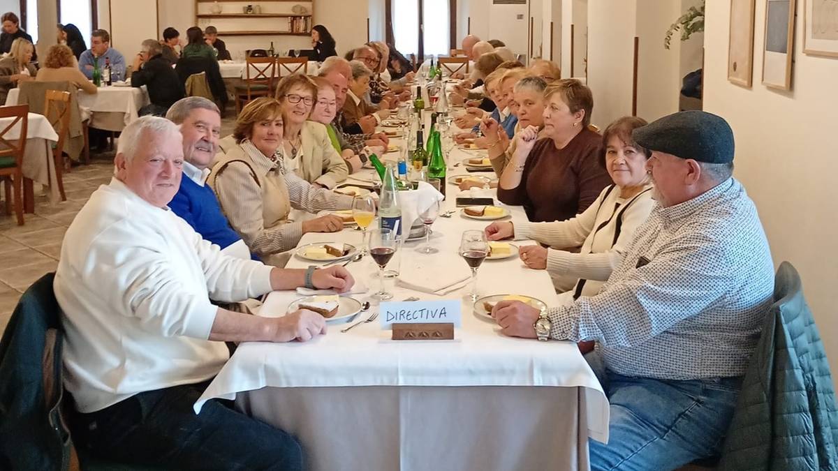 28 lagun elkartu dira Plaza Ondo Jubilatuen Asteko bazkarian