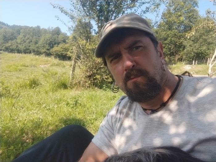 Iñigo Zubeldia: "Zerbitzurik gabeko auzo bat ez da sekula bizirik mantenduko"