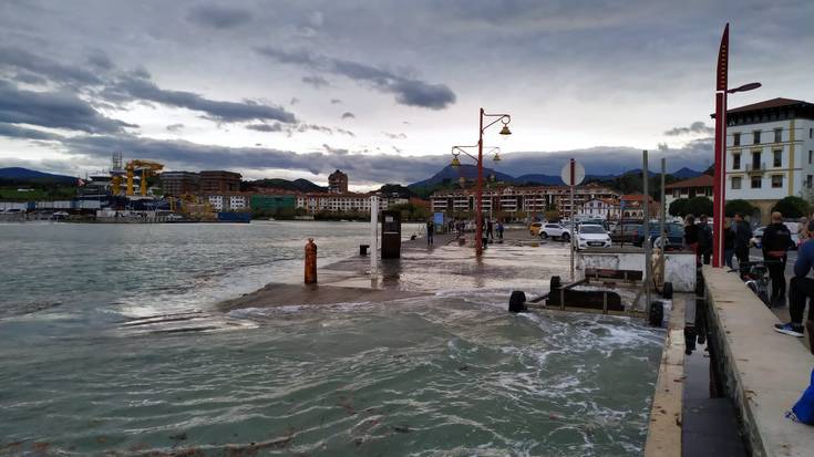 Marea biziek kalteak eragin dituzte udal zerbitzu eta negozio batzuetan